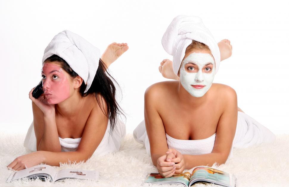 Free Image of Spa day for two ladies 