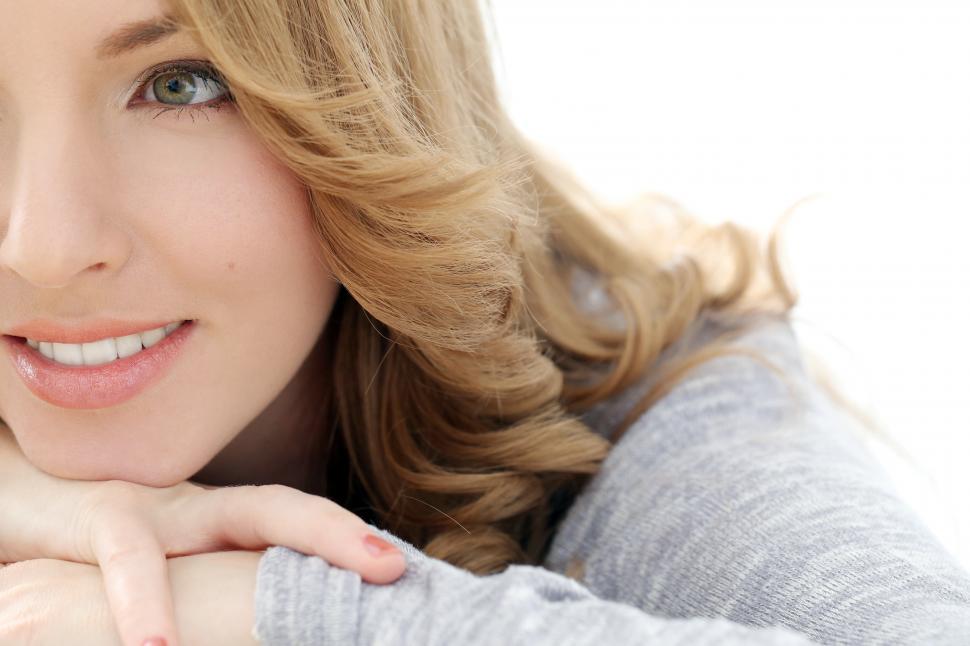Free Image of Lifestyle. Beautiful woman with cute smile 