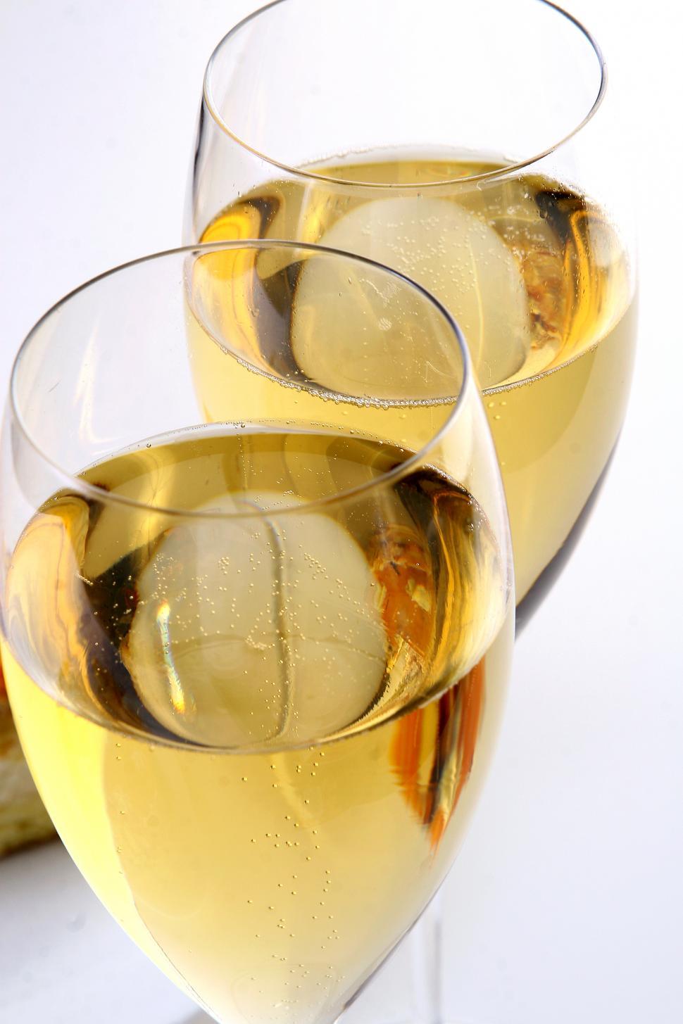 Free Image of dessert with champagne 