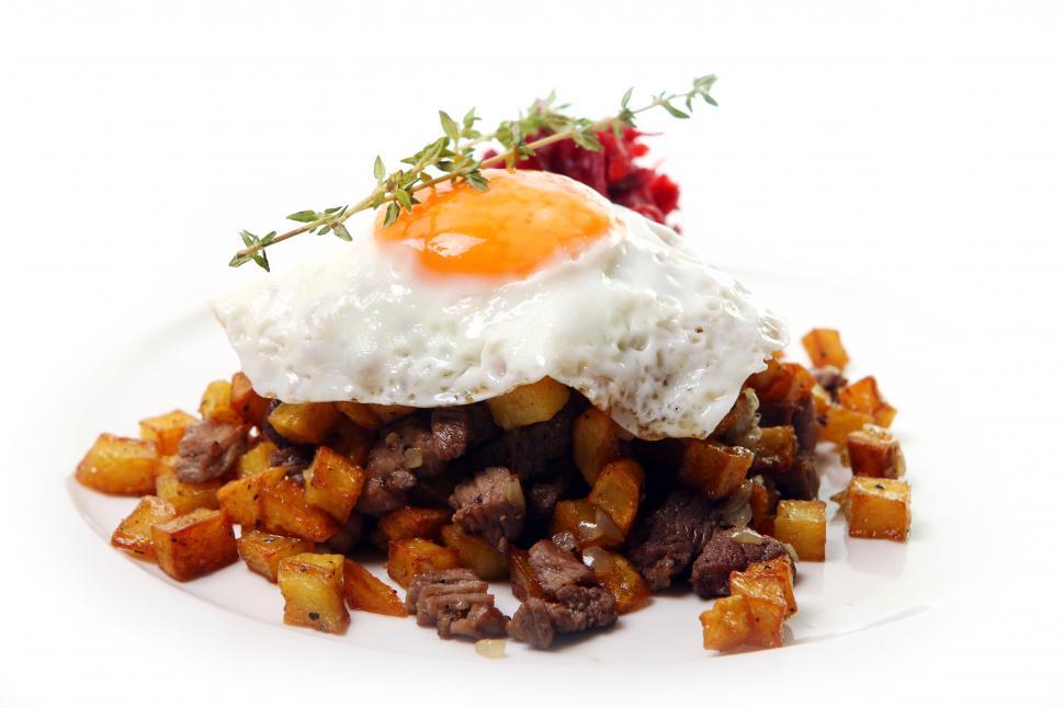 Free Image of Scrambled eggs and chopmeat with beetroot 