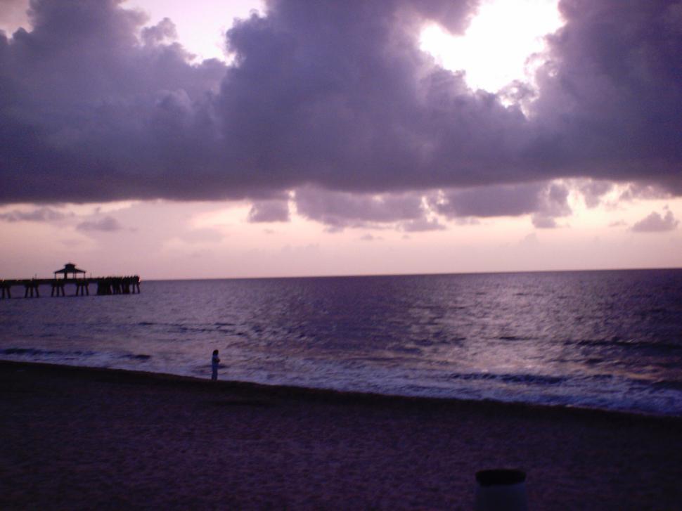 Free Image of Sunset over the ocean 