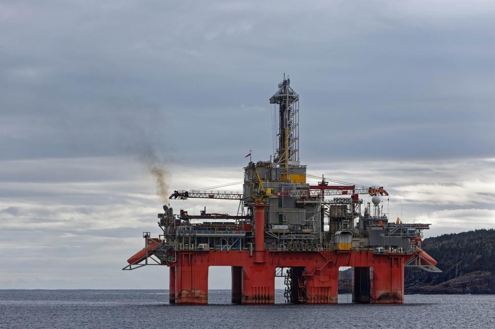Free Image of Drill rig 