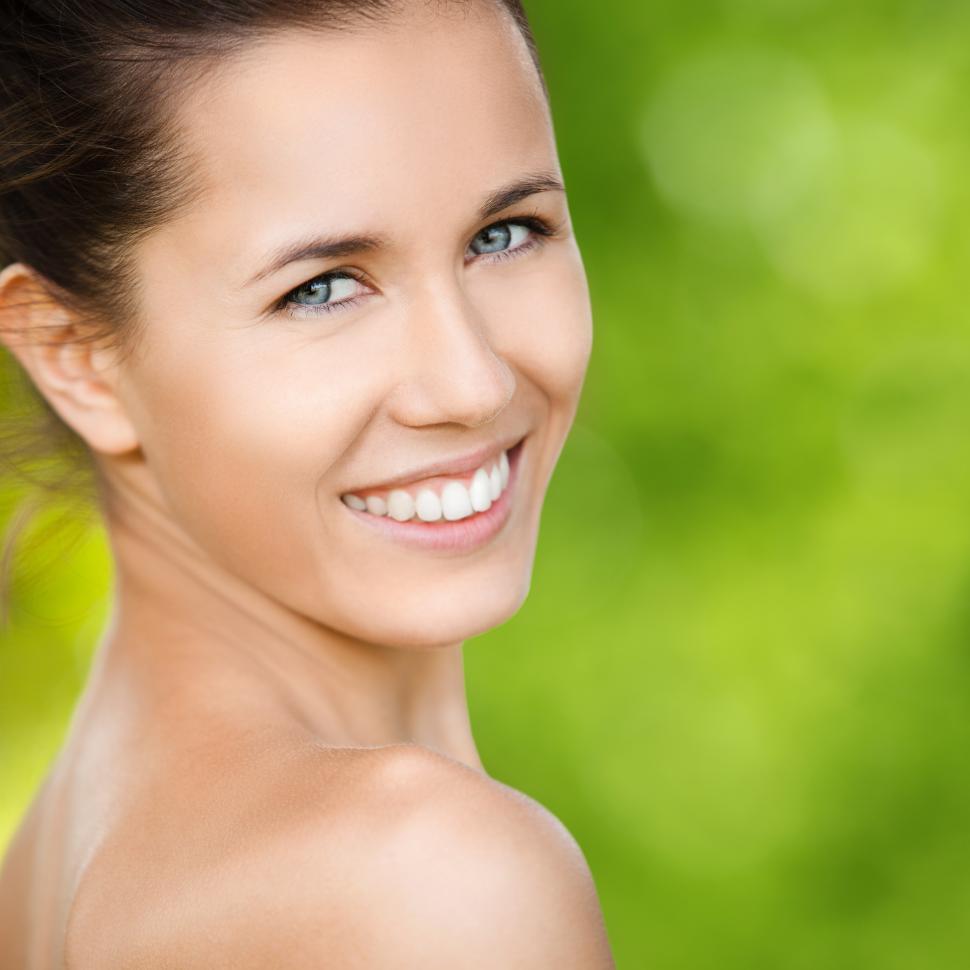 Free Image of Outdoor portrait of young attractive women 