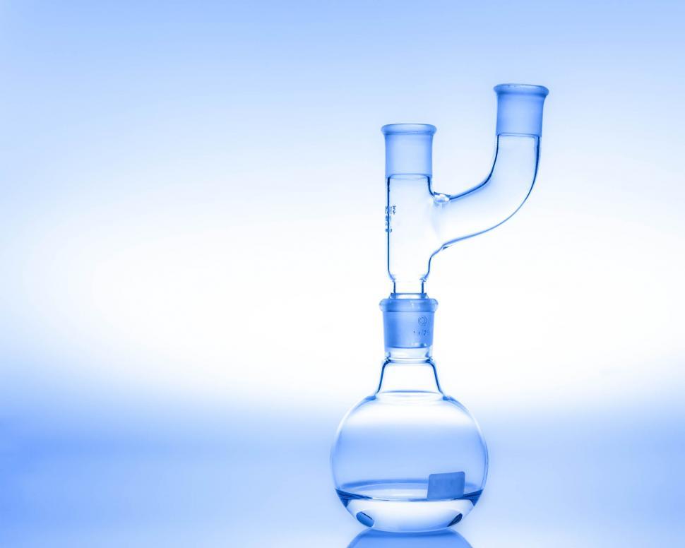 Free Image of Flask and adapter 
