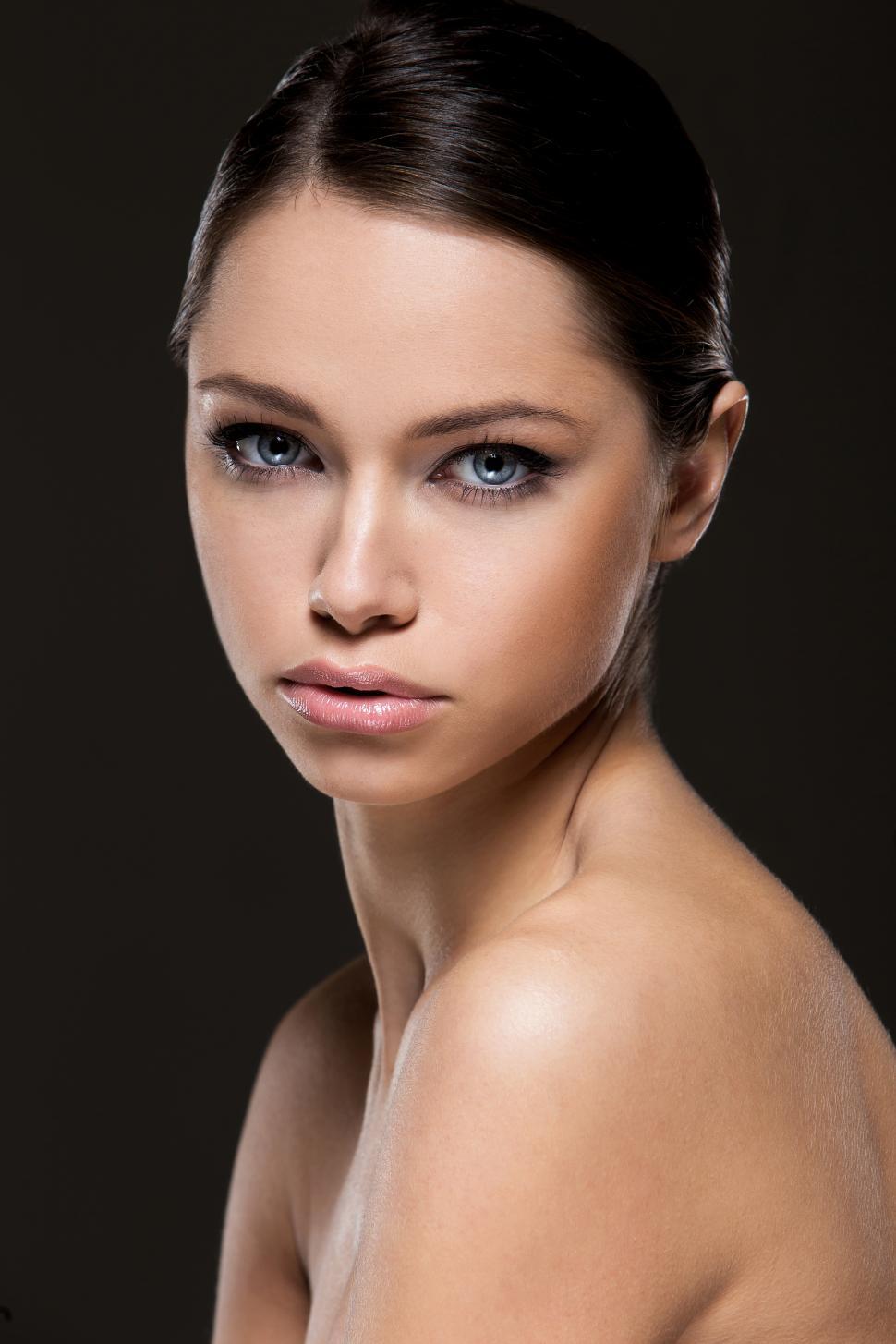 Free Image of Portrait of woman, bare shoulders, looking at camera 