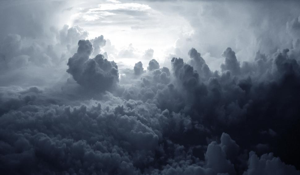 Free Image of Dramatic Cumulonimbus Clouds - Stormy Skies 