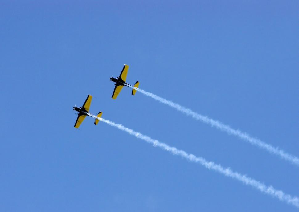 Free Image of Aerobatic team making loopings in the air 