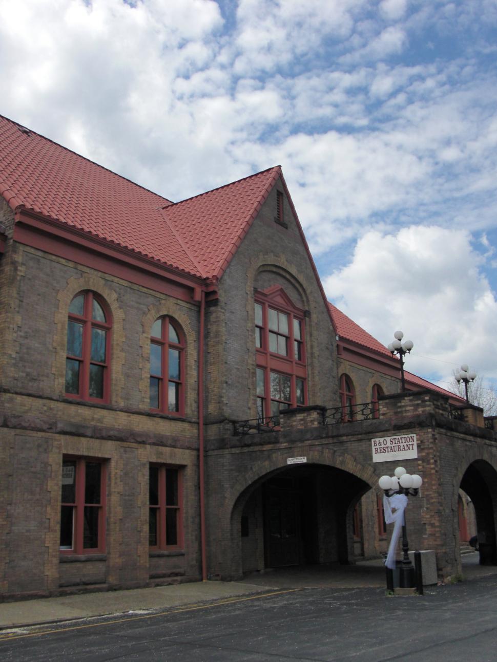 Free Image of Old Building With Red Roof in Rural Setting 