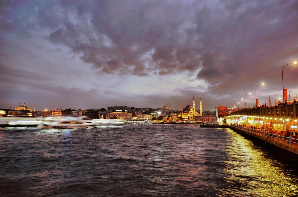 Free Image of Istanbul seascape  
