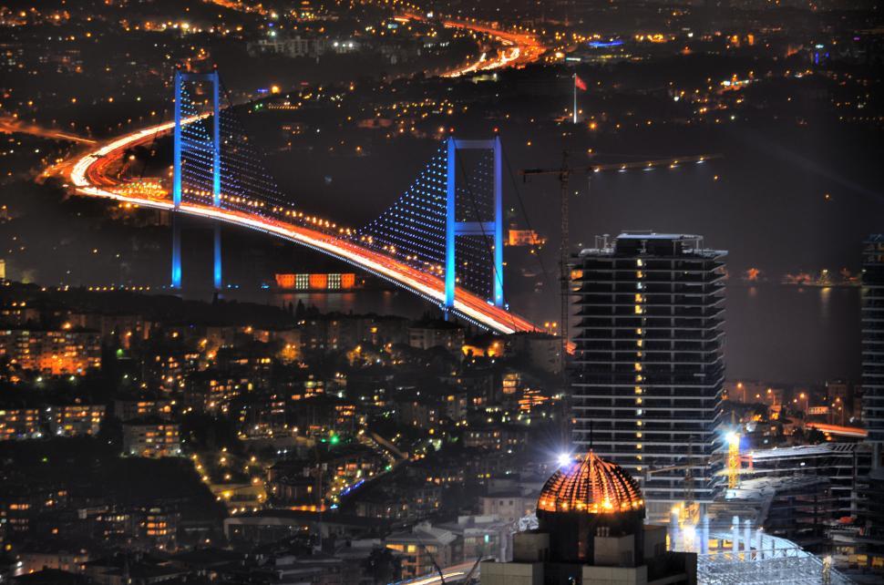 Free Image of Bosporus Bridge at night  