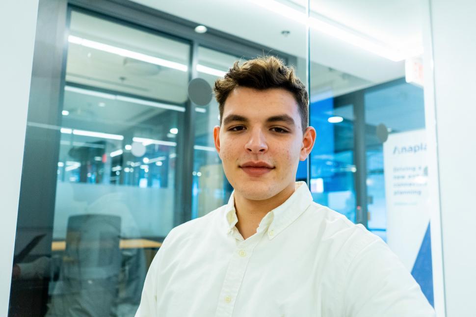 Free Image of Young man in office 