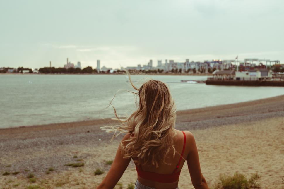 Free Image of Woman at the beach 