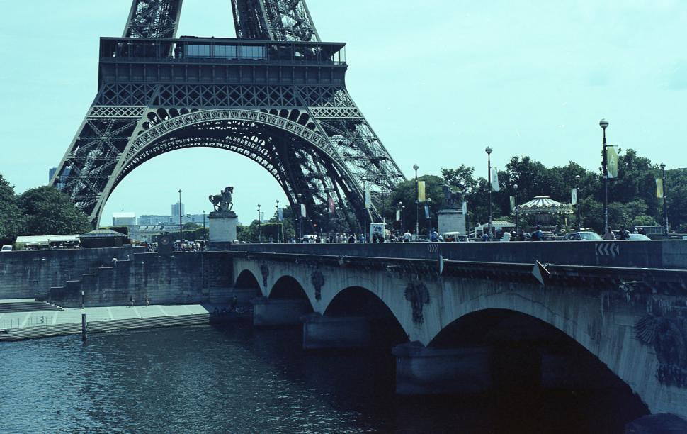 Free Image of Eiffel Tower - Paris 