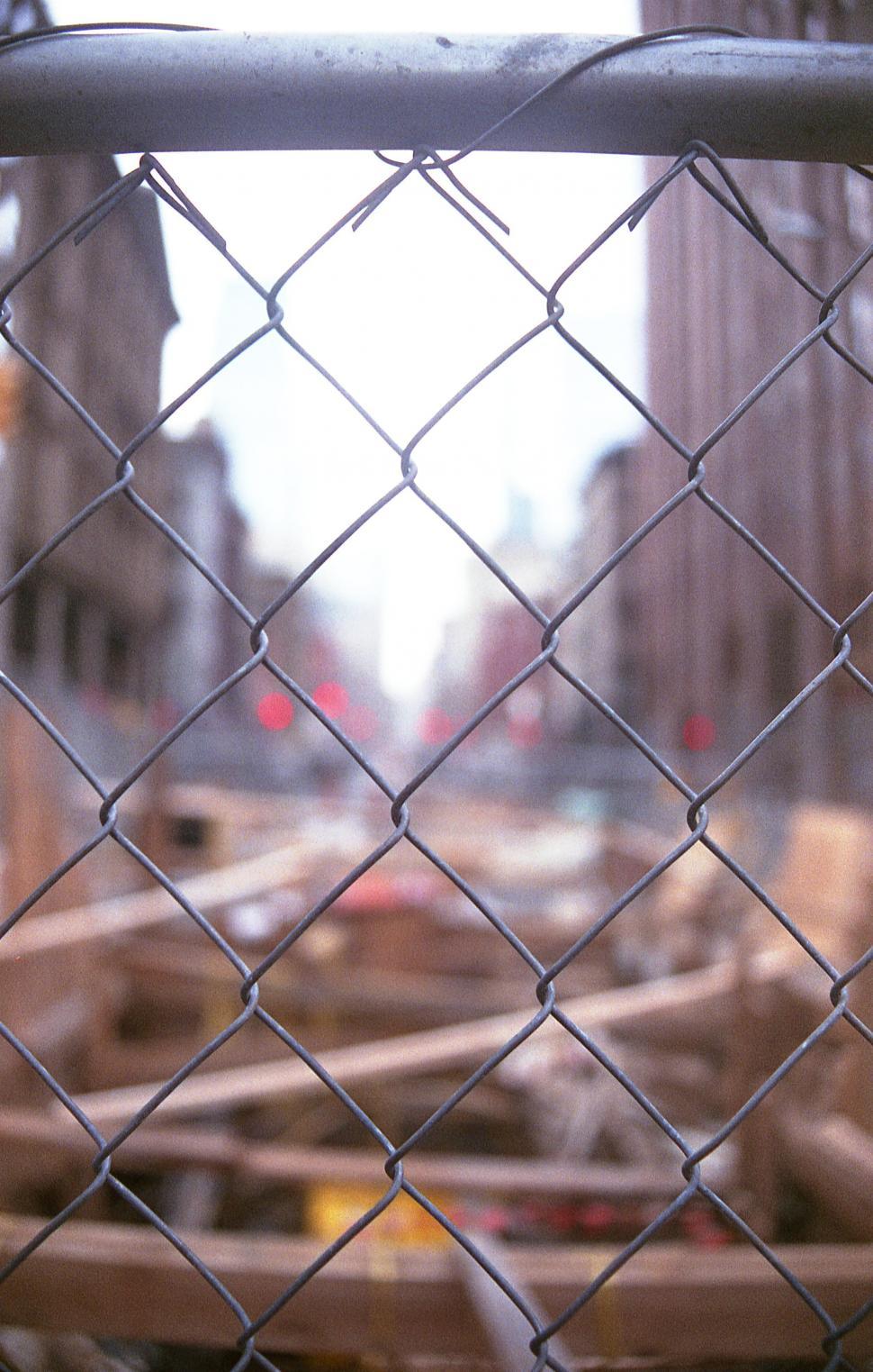 Free Image of Wire mesh fence 