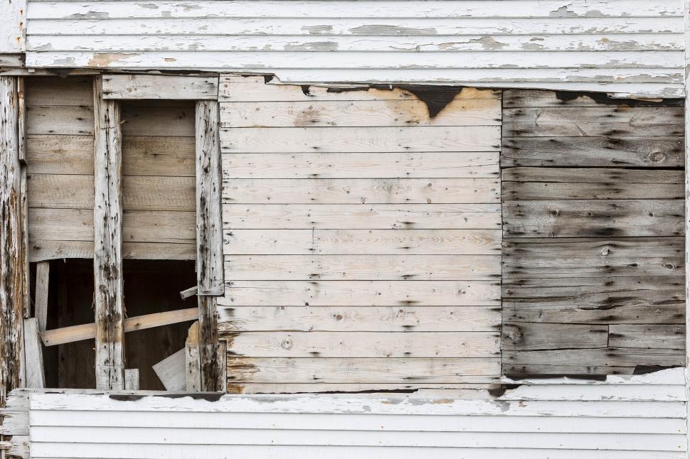 Free Image of Damaged exterior wall 