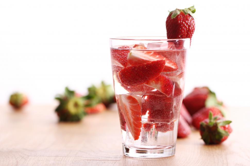 Free Image of Cold drink with strawberries 