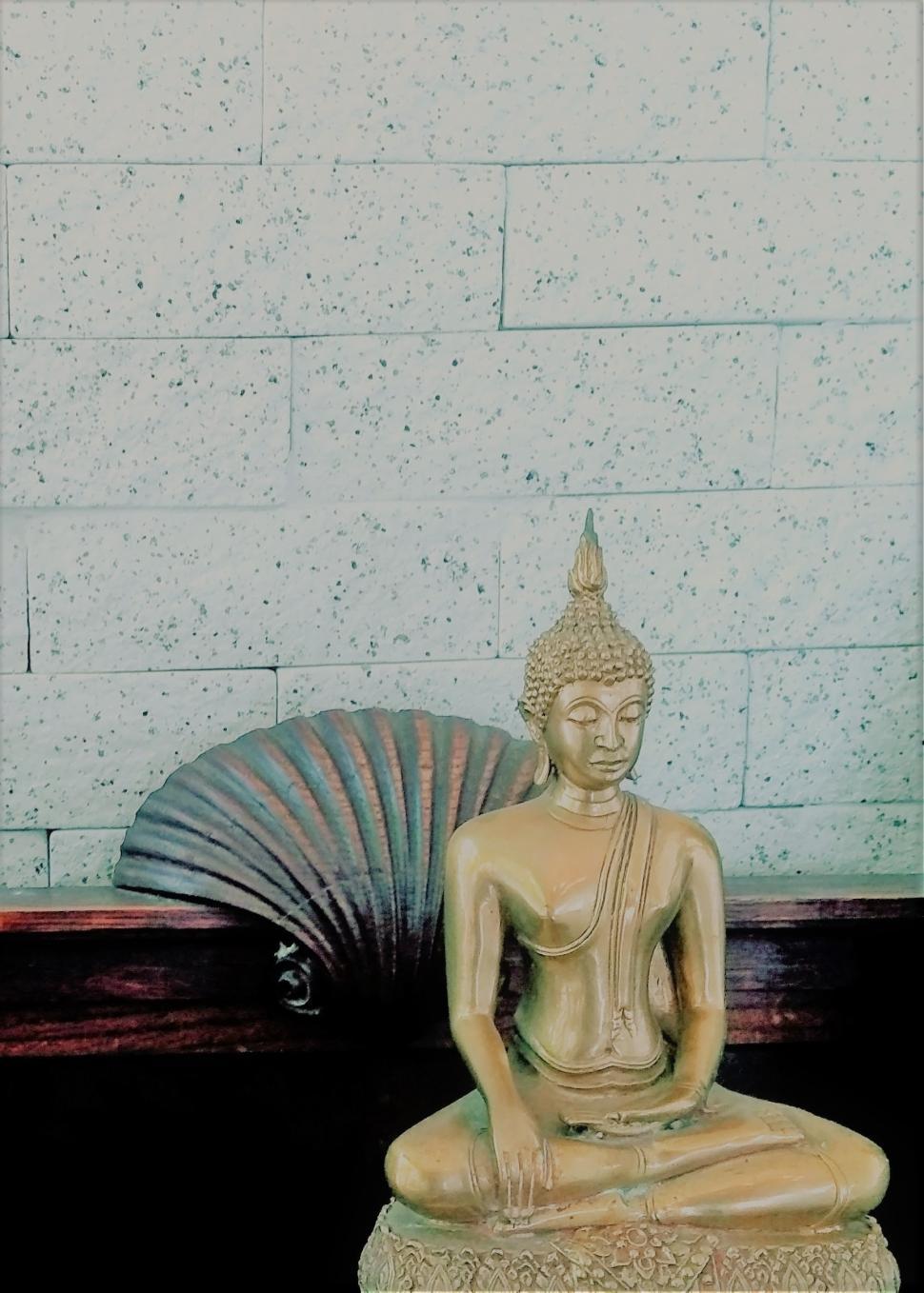 Free Image of Golden Buddha Statue  