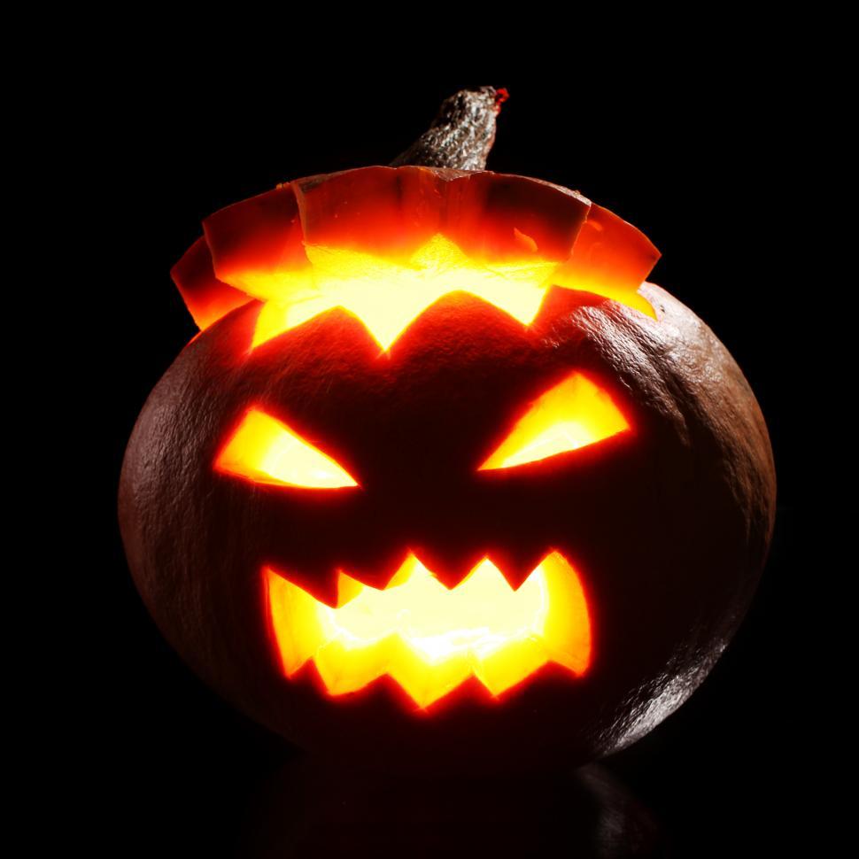 Free Image of Dramatic jack o lantern 