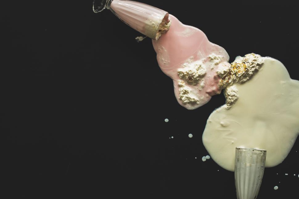 Free Image of Spilled milkshakes 