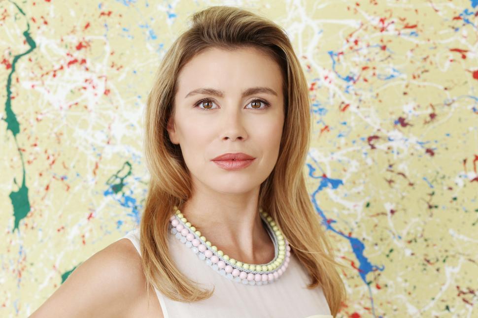 Free Image of Attractive woman looking straight into the camera 