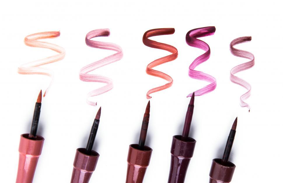 Free Image of Cosmetics of various colors sampled 