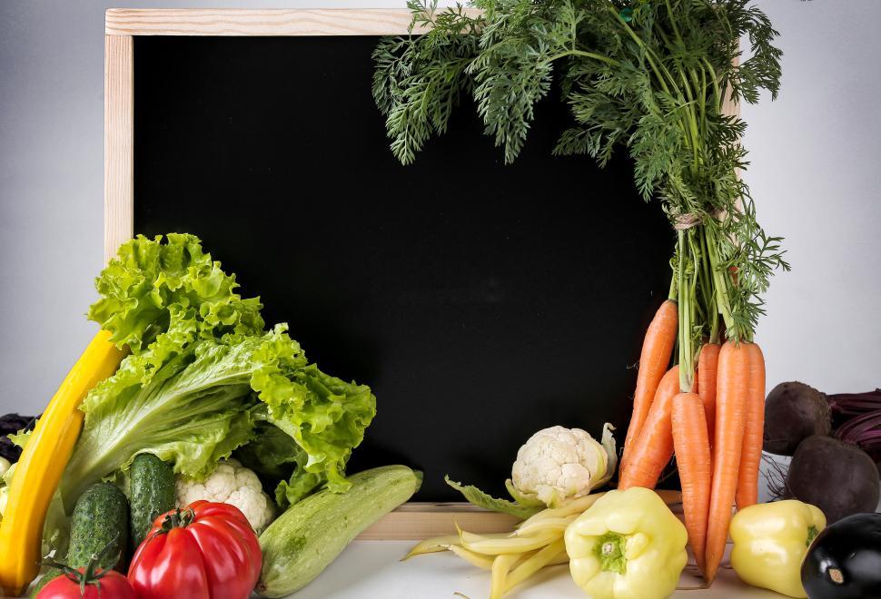 Free Image of Vegetables and blackboard 