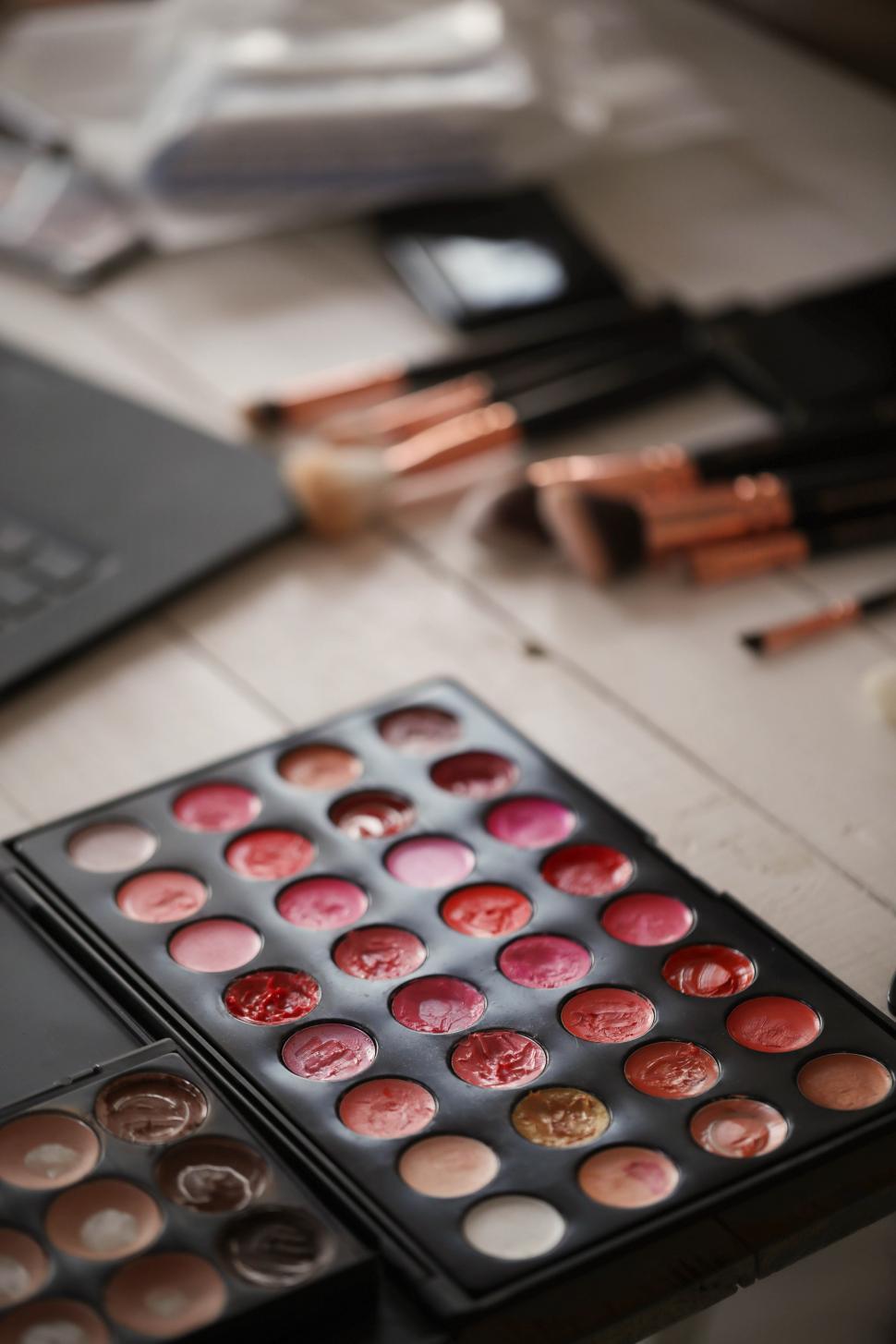 Free Image of Cosmetics 