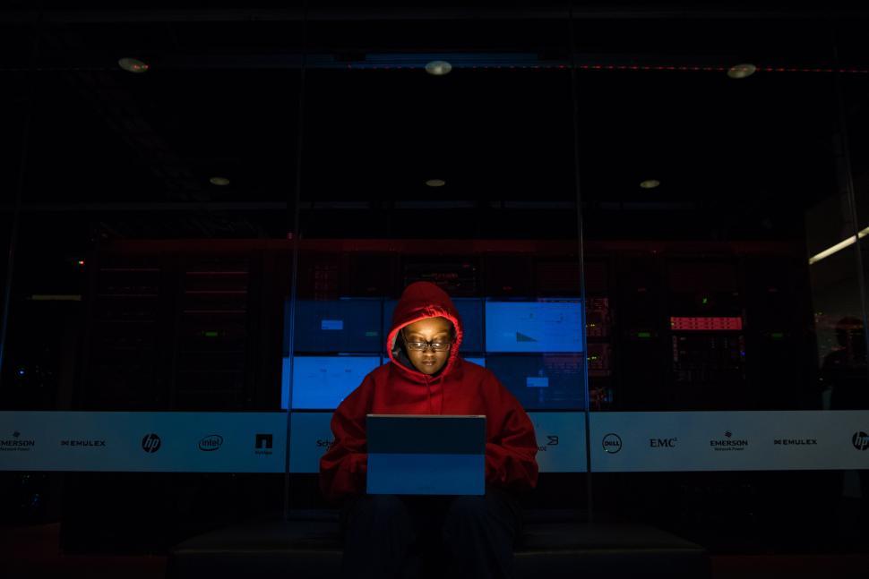 Free Image of Woman engineer with laptop - In Data Center 