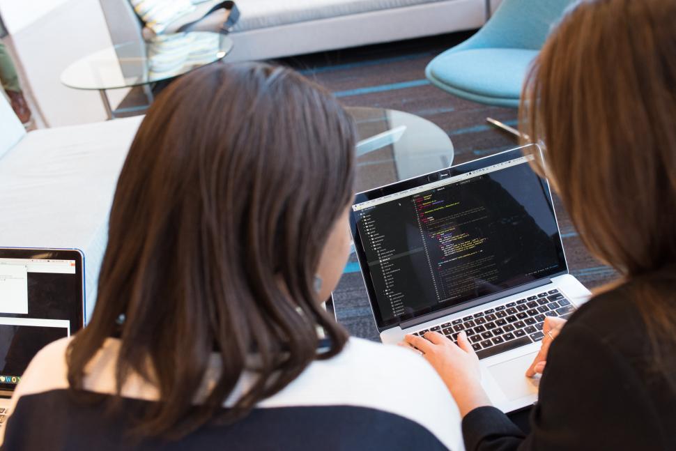 Free Image of Businesswomen with laptop 