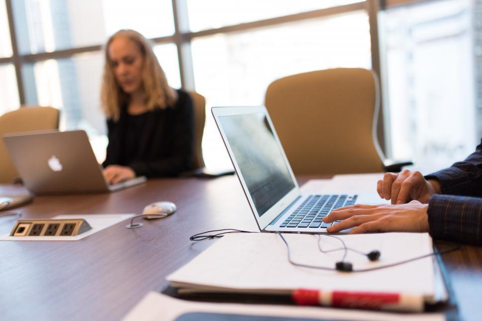 Free Image of Two business people in meeting in office 