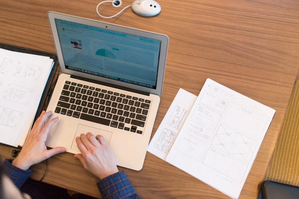 Free Image of Executive hands and laptop 
