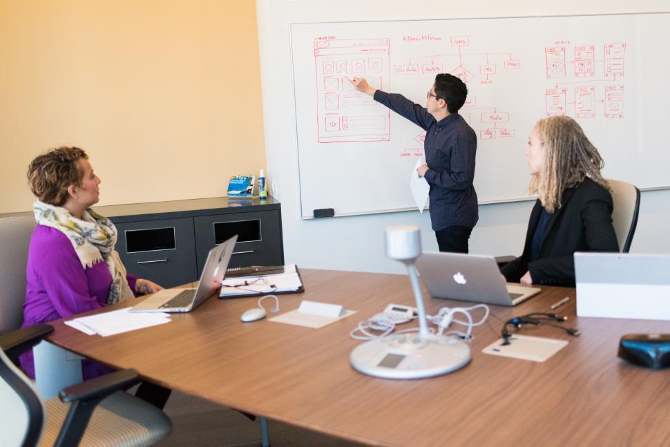 Free Image of Business people during a meeting in office 