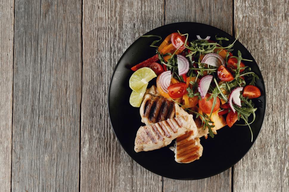 Free Image of Grilled Chicken Dinner 
