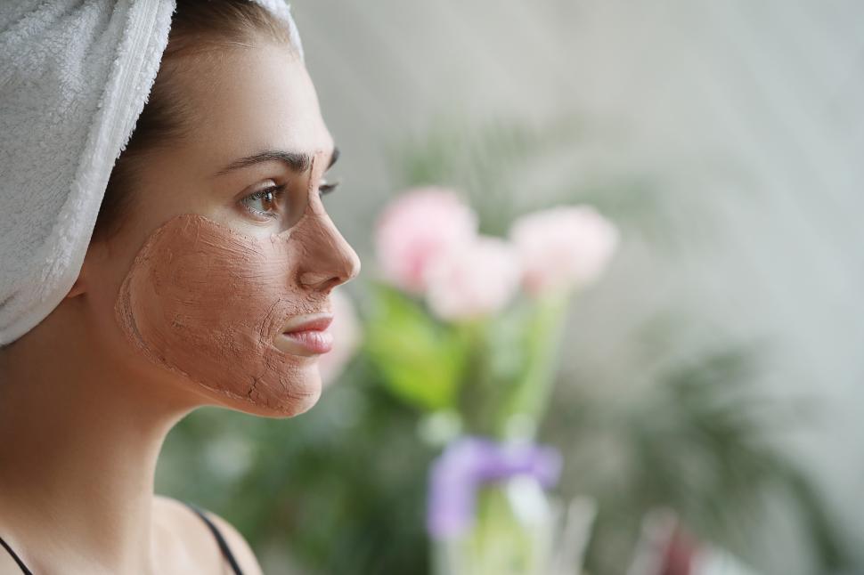 Free Image of Face mask at salon 