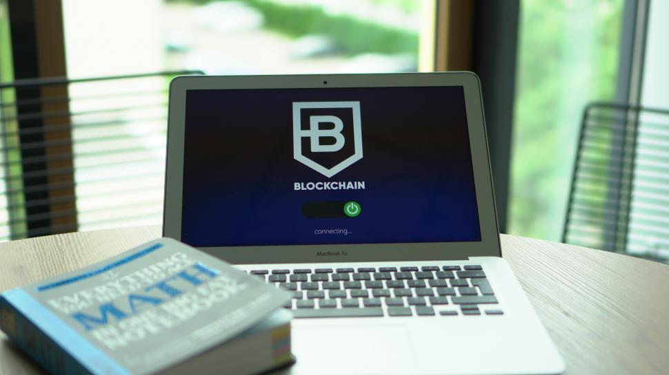 Free Image of Connecting to blockchain platform concept  