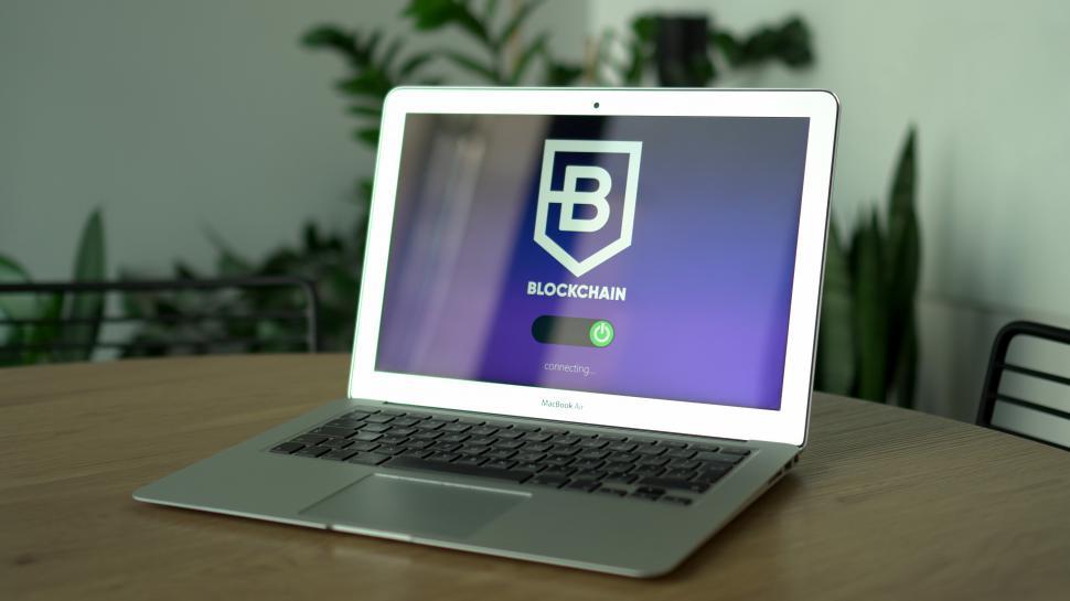 Free Image of Connecting to blockchain platform concept  