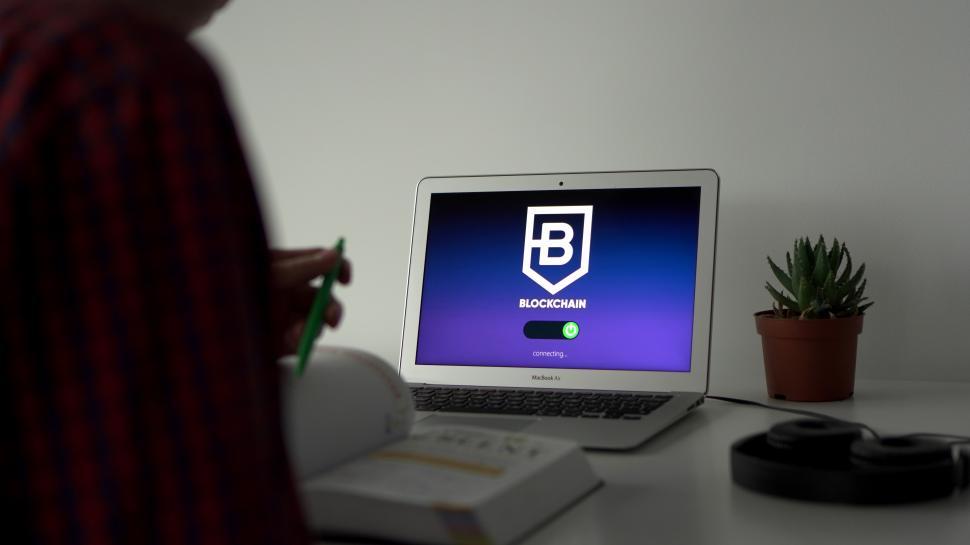 Free Image of Connecting to blockchain platform concept  