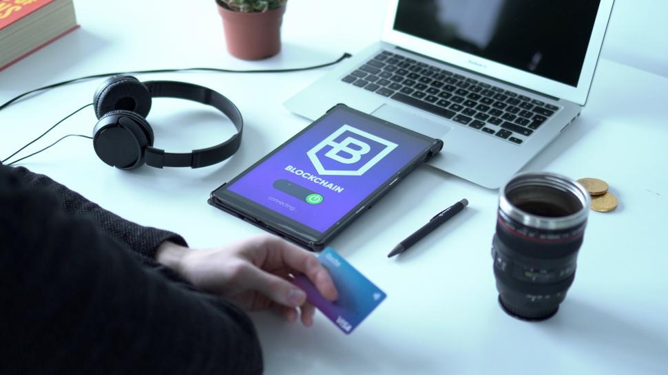 Free Image of Blockchain platform ecommerce concept  