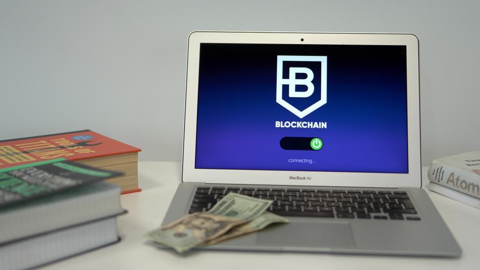 Free Image of Blockchain platform ecommerce concept  
