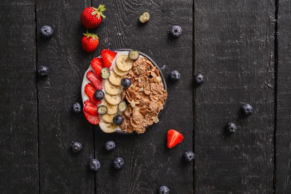 Free Image of Breakfast fruit plate 