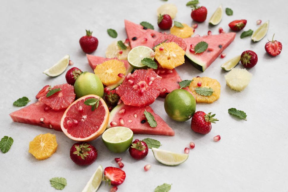 Free Image of Arrangement of fruit on the table 