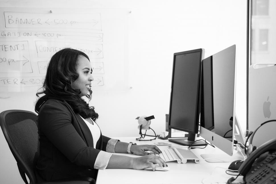 Free Image of Female executive working on computer in office 
