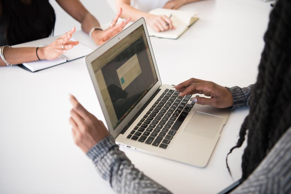 Free Image of Woman with laptop in office 