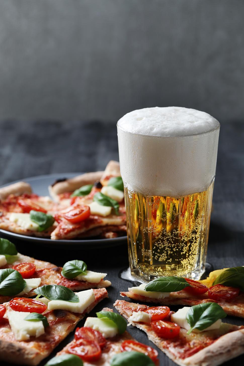 Free Image of Pizza and beer 