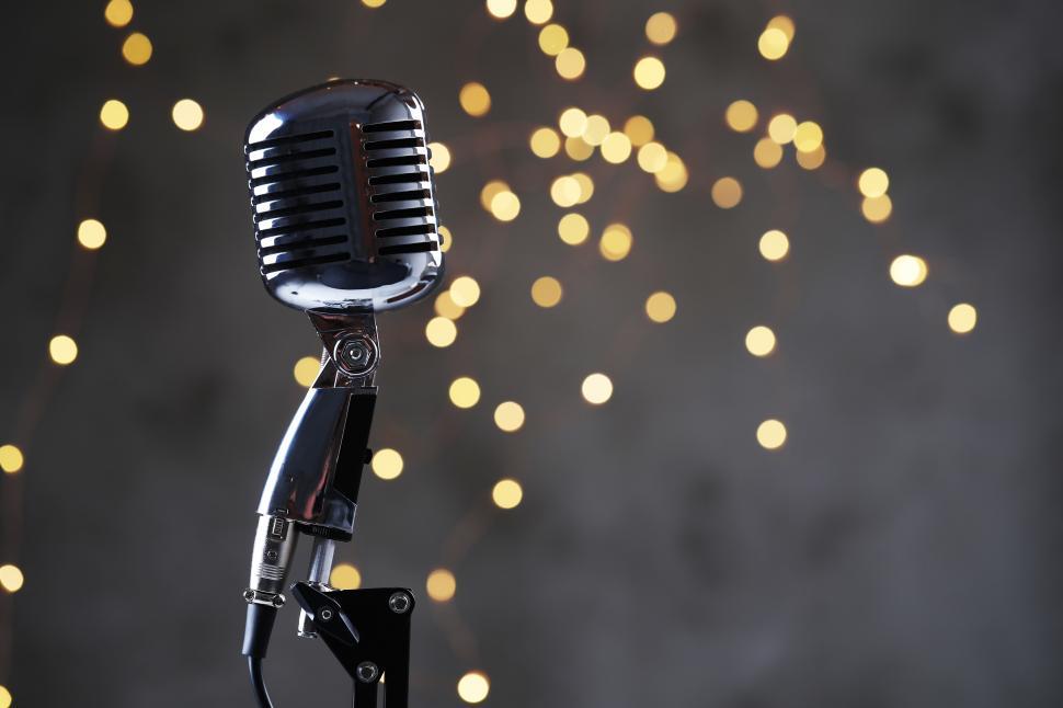 Free Image of Chrome microphone and lights 
