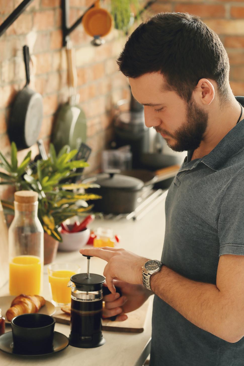 Free Image of French Press coffee 