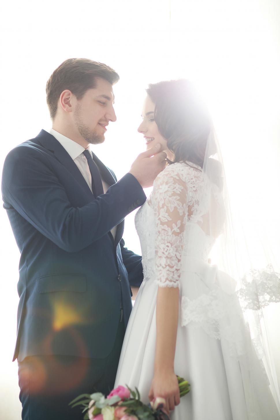 Free Image of Wedding couple 