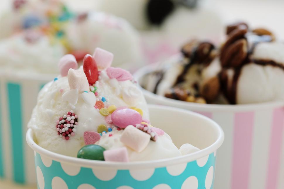 Free Image of Ice cream sundae 