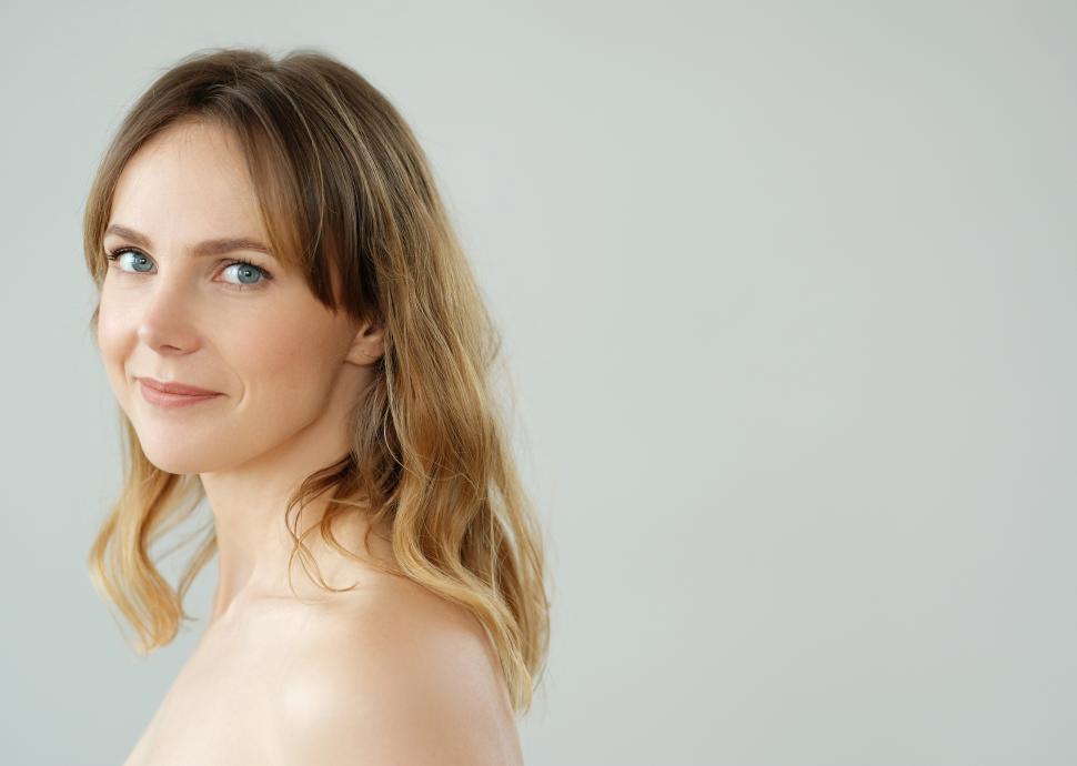 Free Image of Young Woman, with Copyspace 
