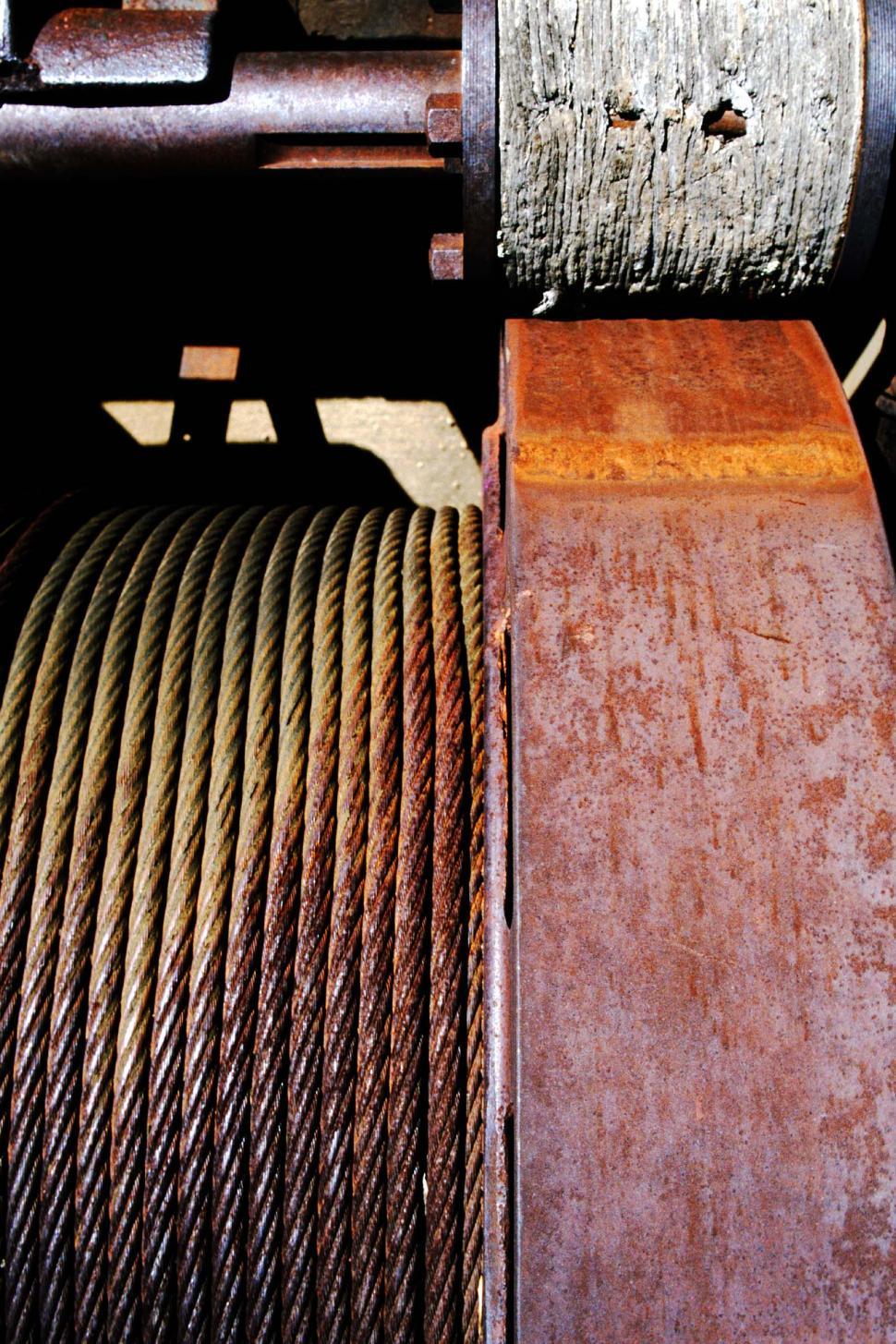 Free Image of Spool with twisted steel cable 